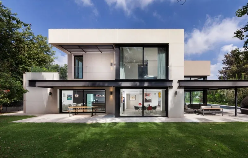 אדריכלית בשרון